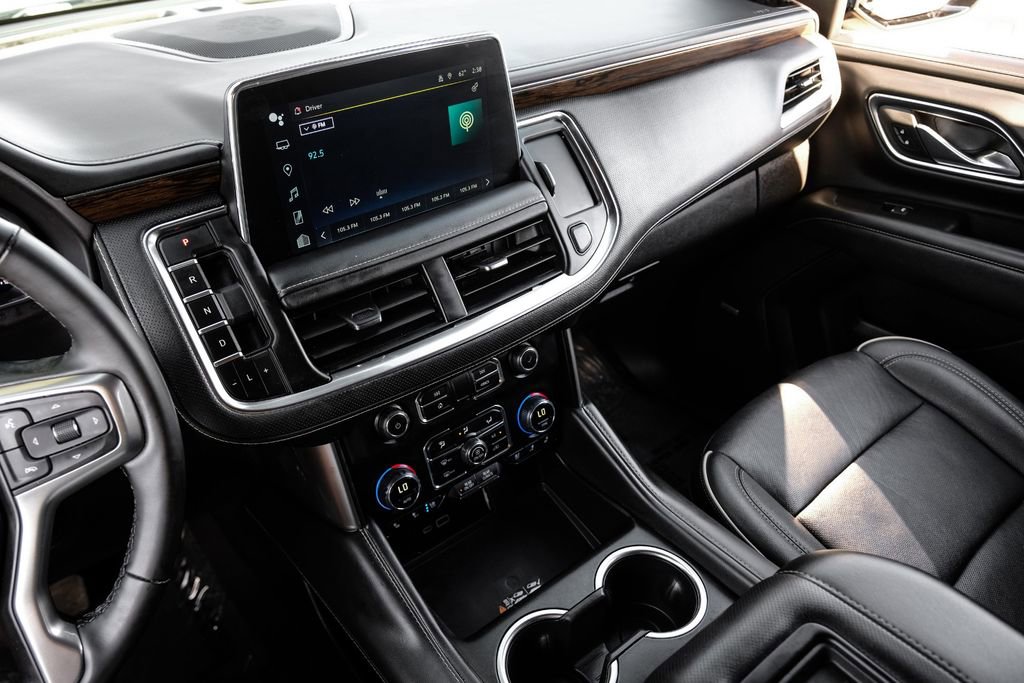 Used 2024 Chevrolet Suburban Premier image 21