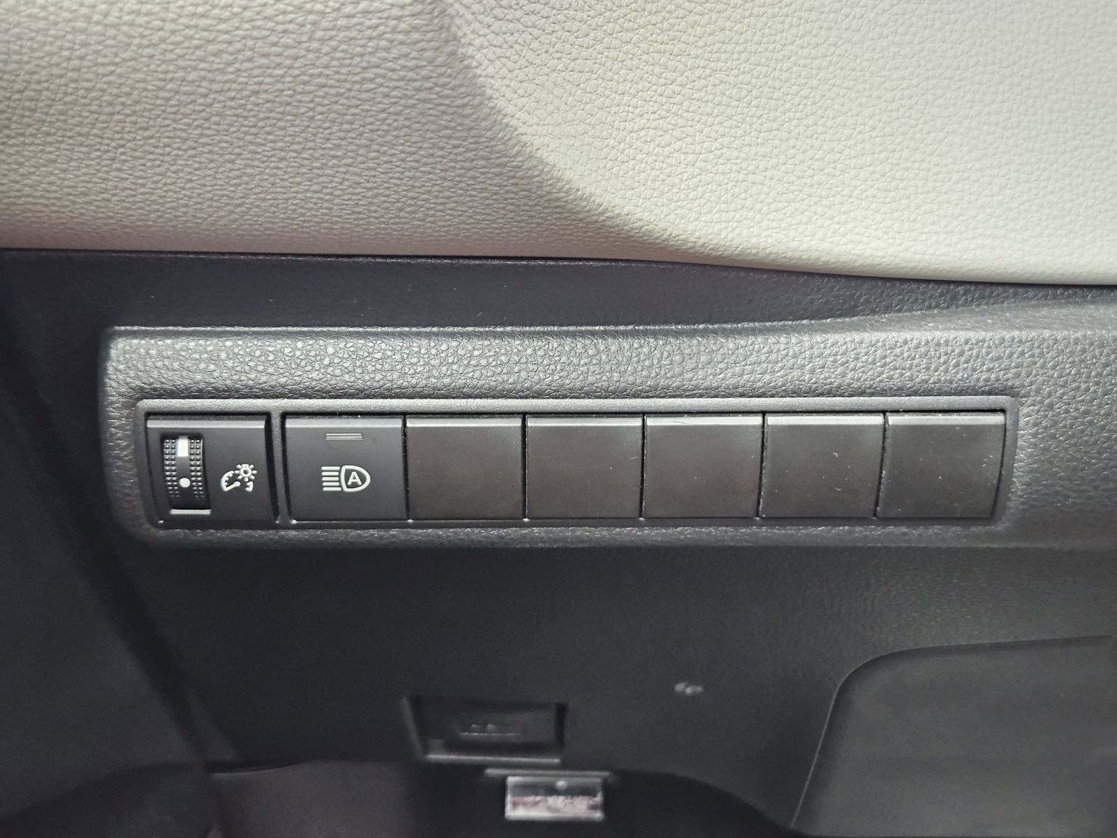 Used 2024 Toyota Corolla LE FWD image 22