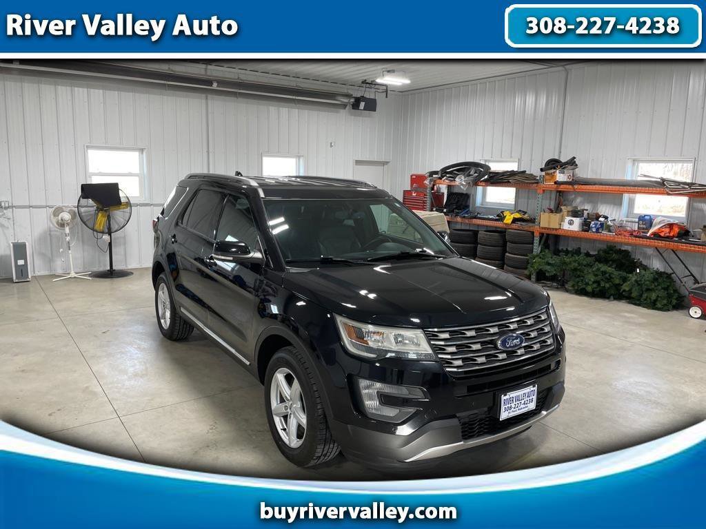 Used 2017 Ford Explorer XLT w/ Equipment Group 202A image 1