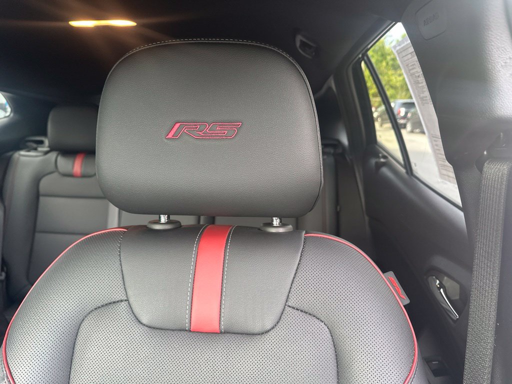 Used 2024 Chevrolet Trax RS FWD image 12