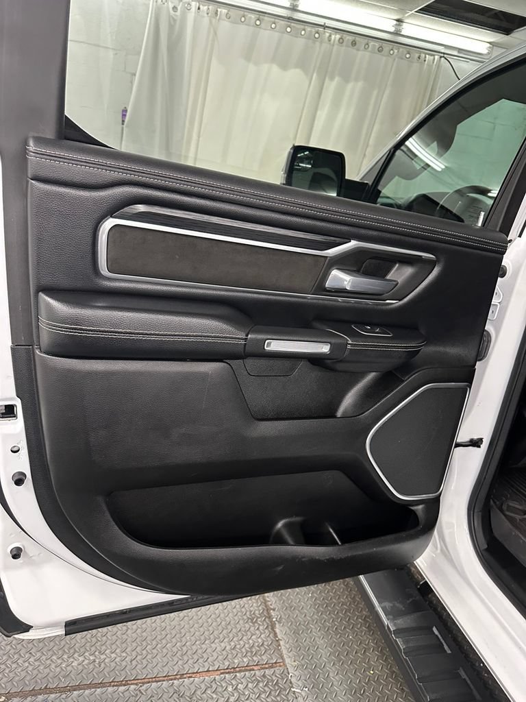 Used 2023 RAM 1500 Laramie AWD/4WD image 28