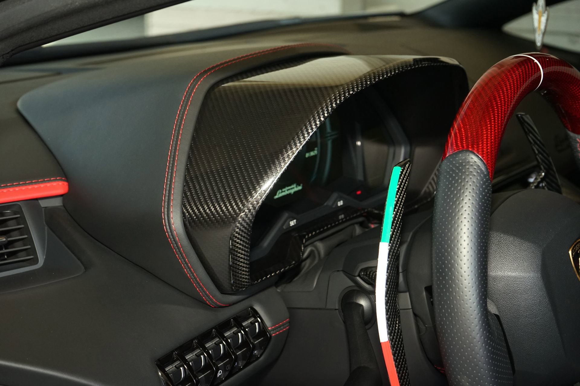 Used 2017 Lamborghini Aventador S AWD/4WD image 21