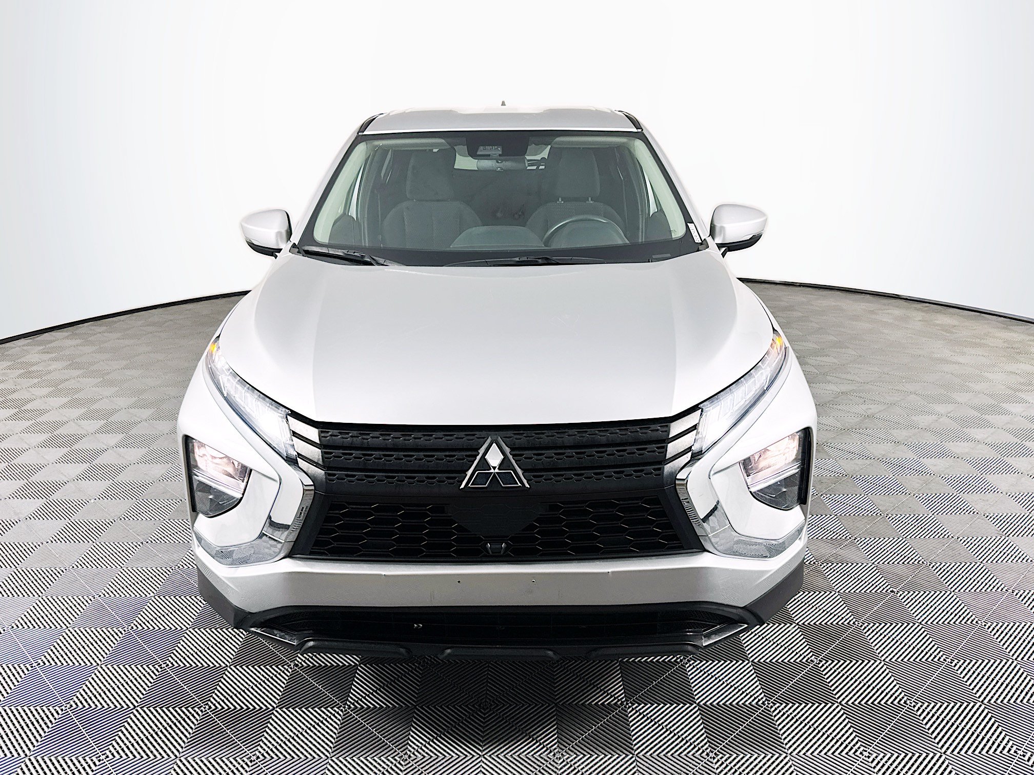 Used 2022 Mitsubishi Eclipse Cross ES AWD/4WD image 2