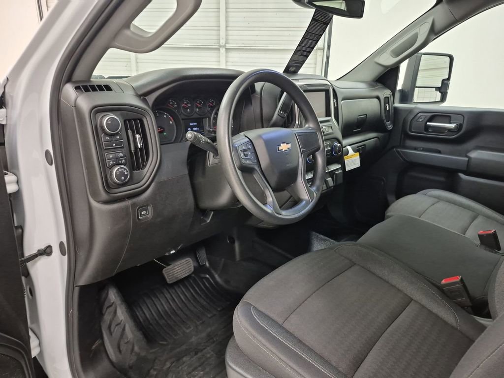 Used 2025 Chevrolet Silverado 3500 W/T w/ WT/CX Safety Package image 10