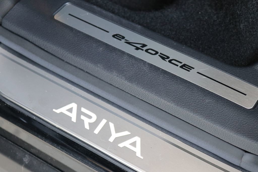 Used 2023 Nissan Ariya AWD image 23