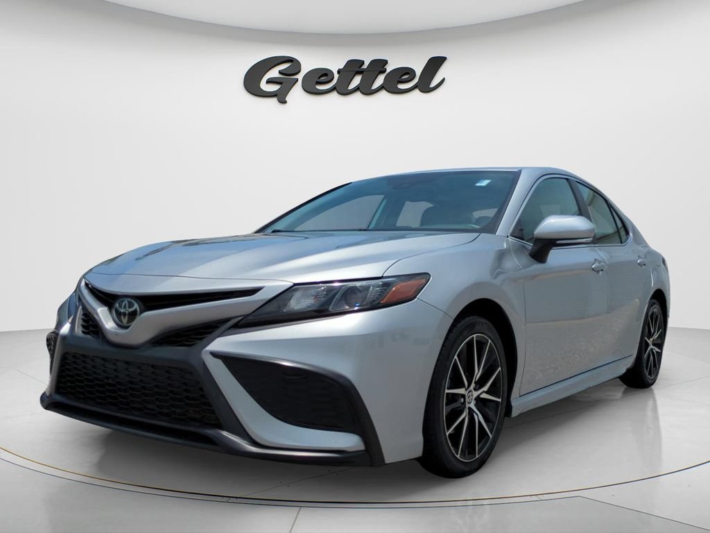 Used 2022 Toyota Camry SE w/ Audio Upgrade Package