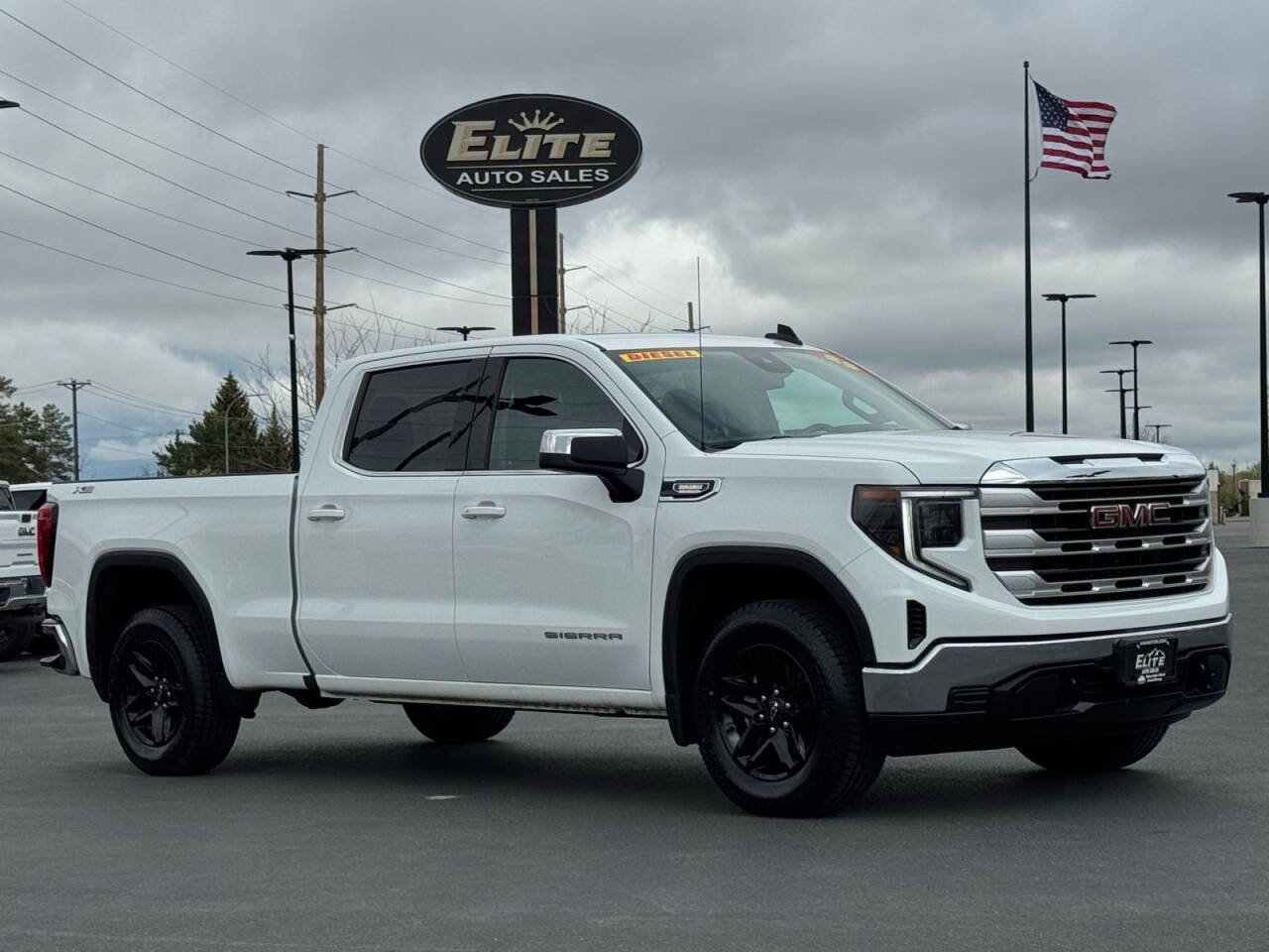 Used 2023 GMC Sierra 1500 SLE w/ X31 Off-Road Package AWD/4WD image 1