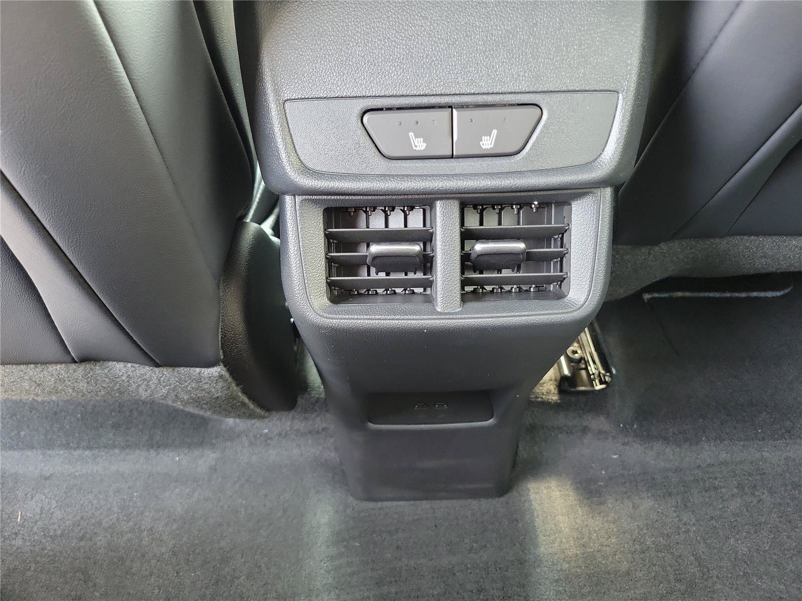 New 2027 GMC Terrain Elevation w/ Elevation Premium Package AWD/4WD image 11