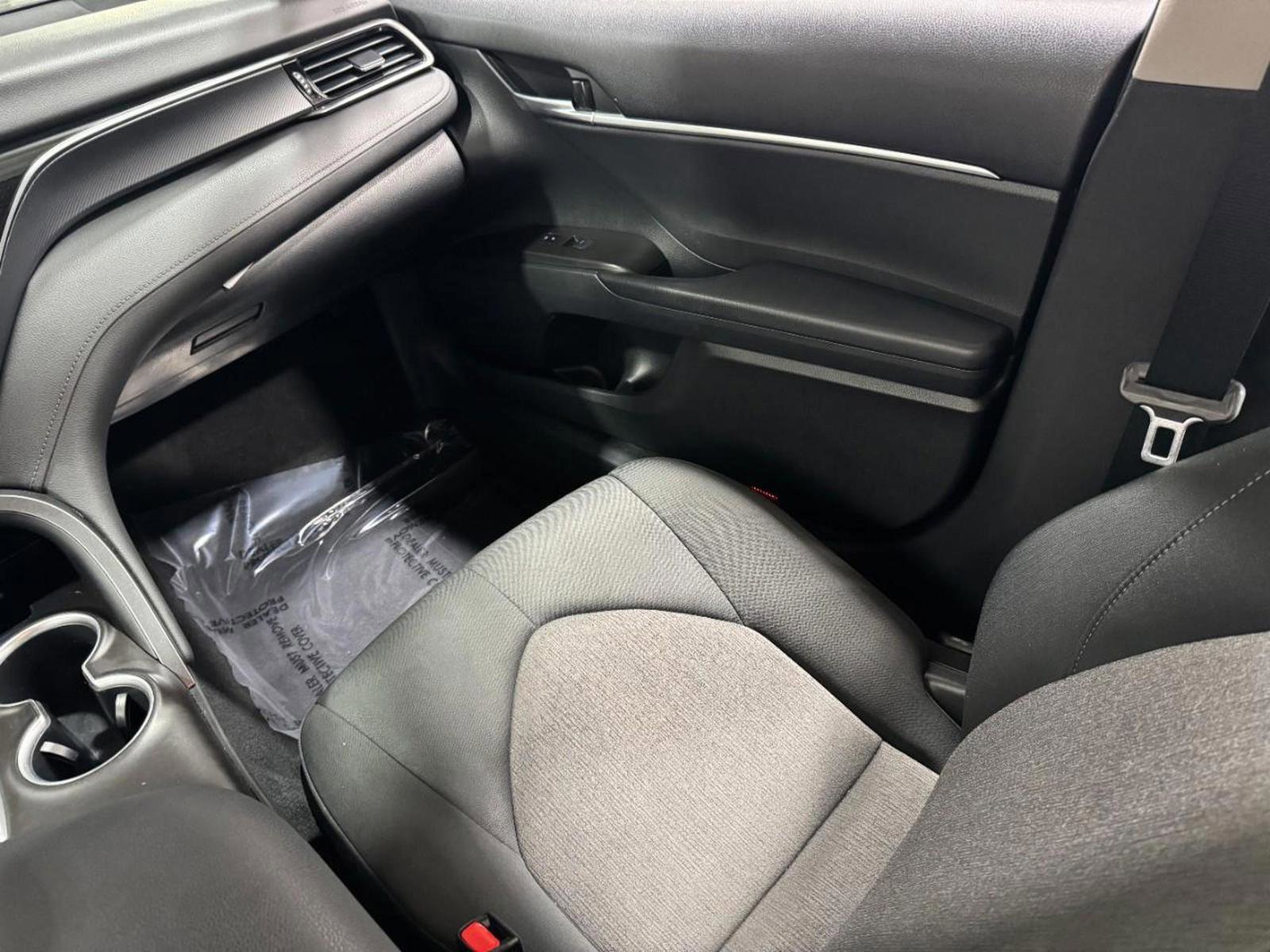 Used 2022 Toyota Camry LE image 16