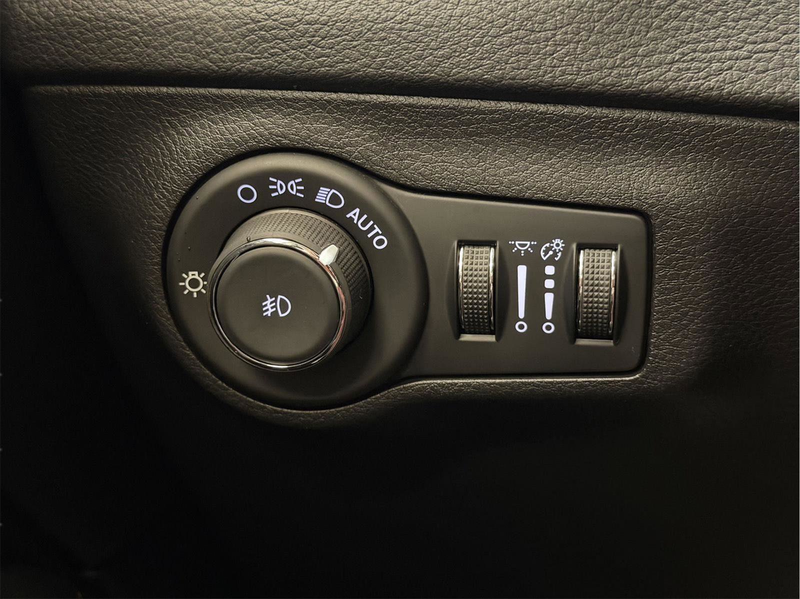 Used 2019 Jeep Compass Latitude image 39