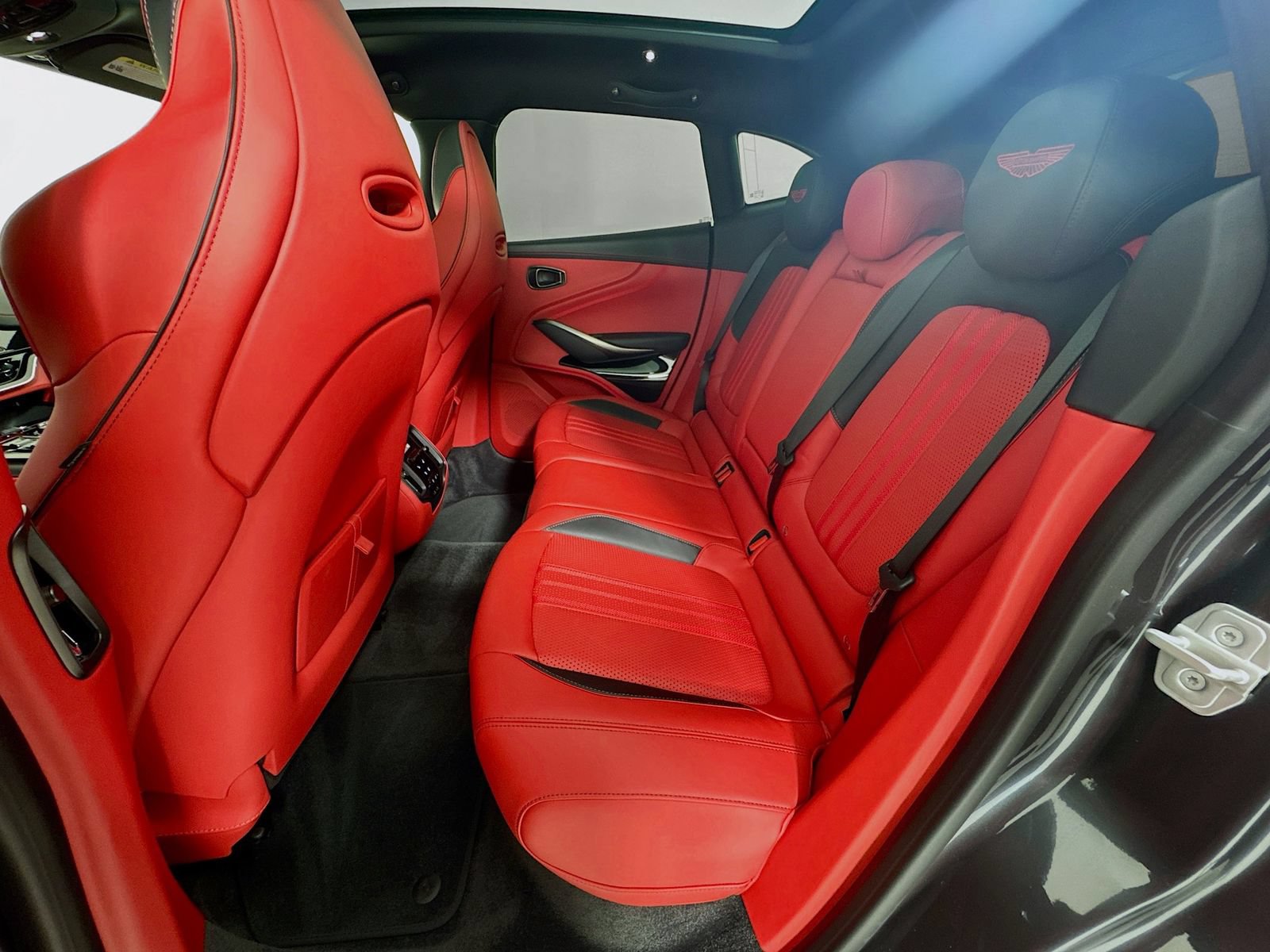 Used 2025 Aston Martin DBX 707 AWD/4WD image 23