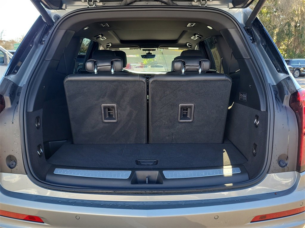 Used 2024 Cadillac XT6 Premium Luxury w/ Technology Package image 8