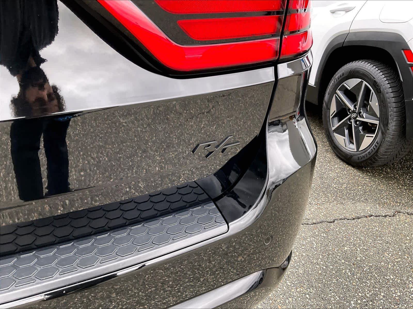 Used 2022 Dodge Durango R/T w/ Blacktop Package AWD/4WD image 30
