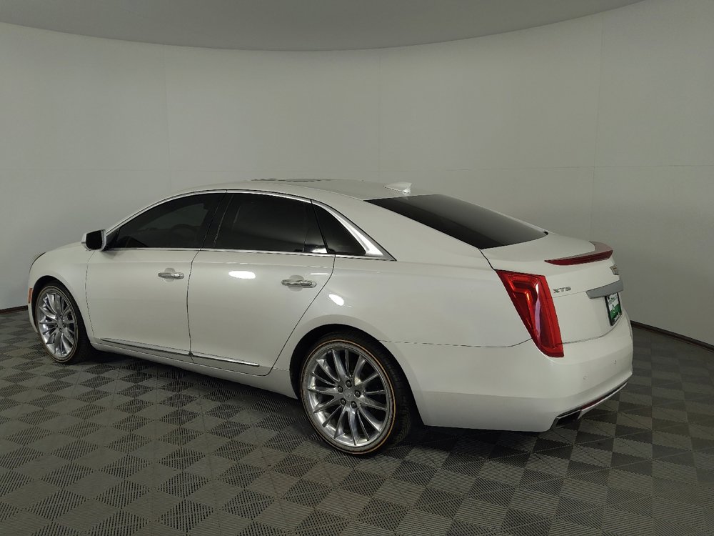 Used 2016 Cadillac XTS Platinum FWD image 3