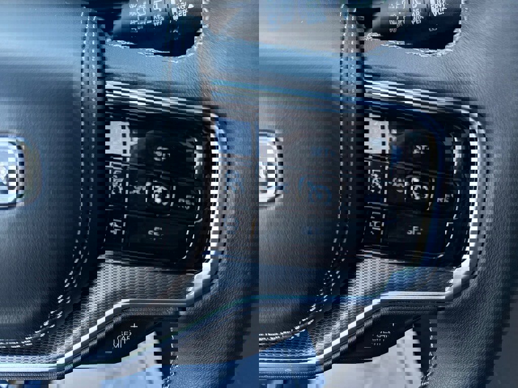 Used 2023 Jeep Grand Wagoneer Series II image 19