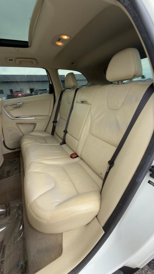 Used 2012 Volvo XC60 3.2 AWD/4WD image 38