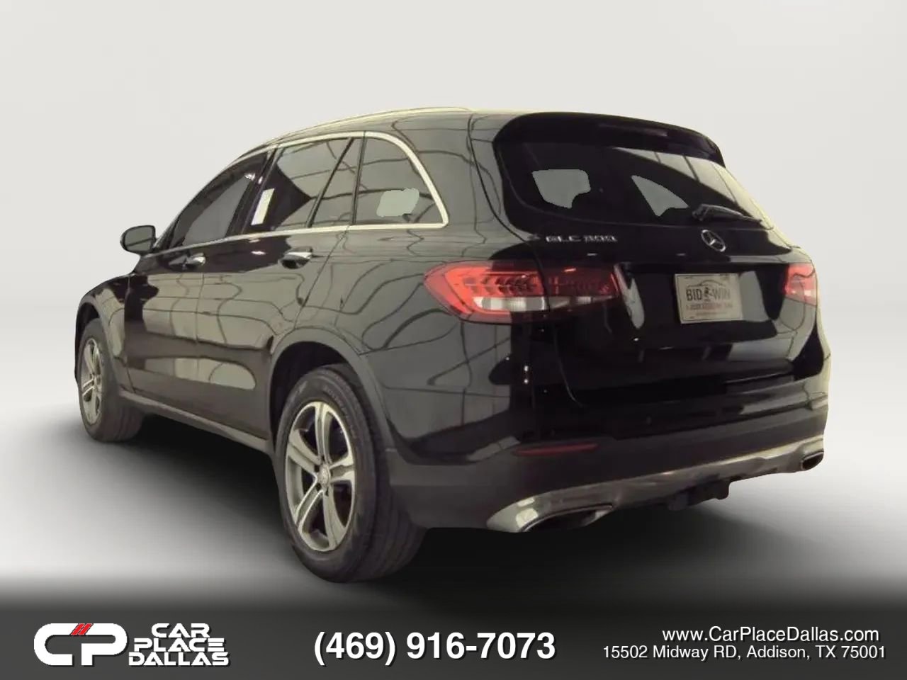 Used 2017 Mercedes-Benz GLC 300 4MATIC w/ Premium 2 Package image 8
