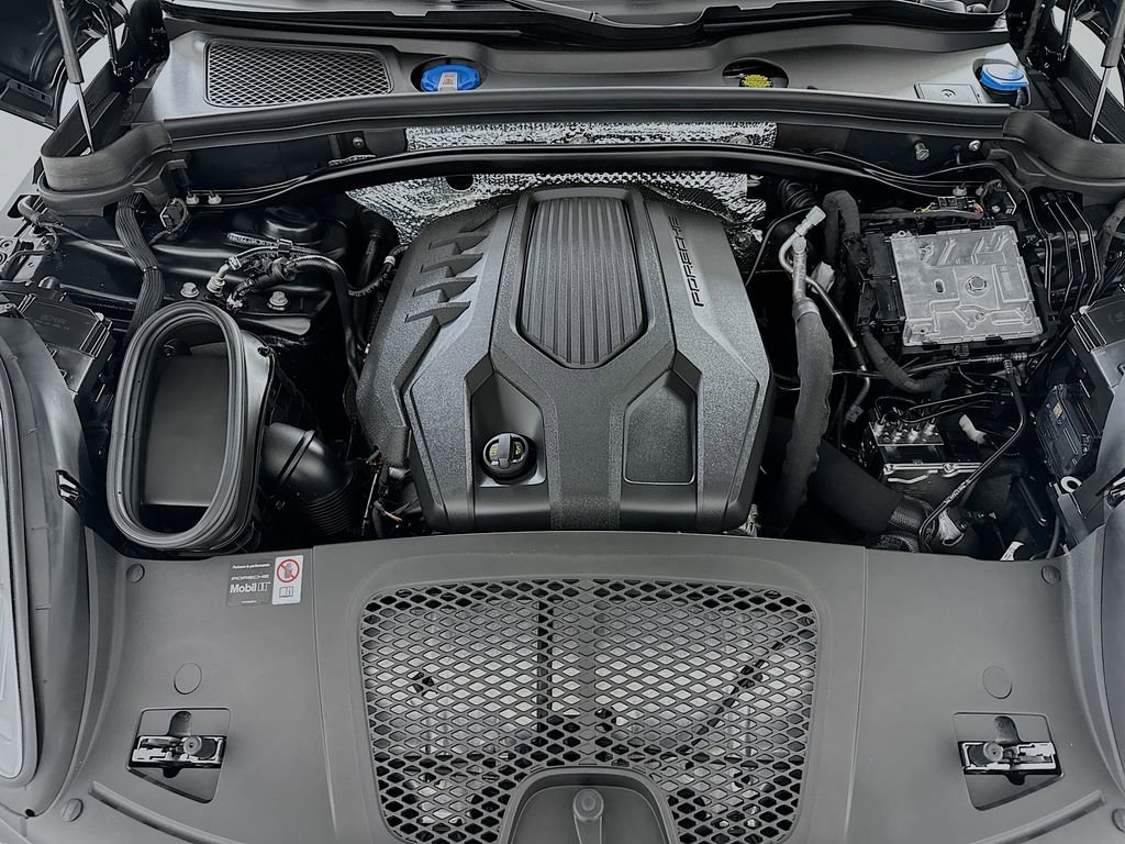 New 2026 Porsche Macan Turbo image 32