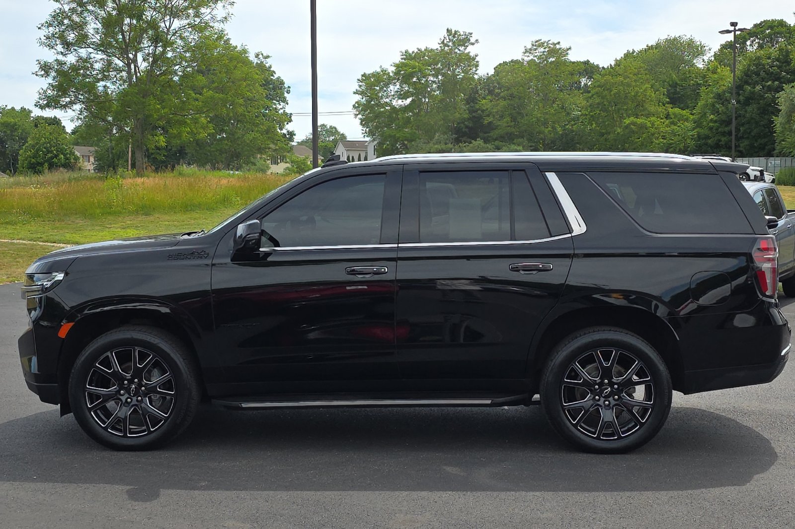 Used 2024 Chevrolet Tahoe High Country AWD/4WD image 6