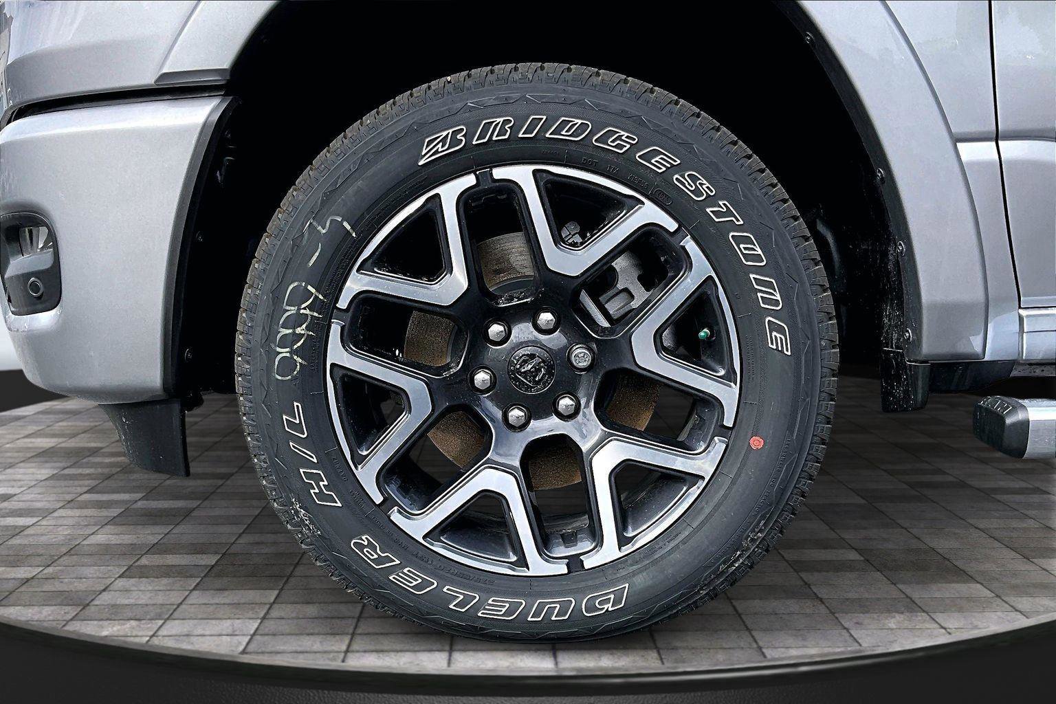 New 2026 RAM 1500 Laramie AWD/4WD image 12