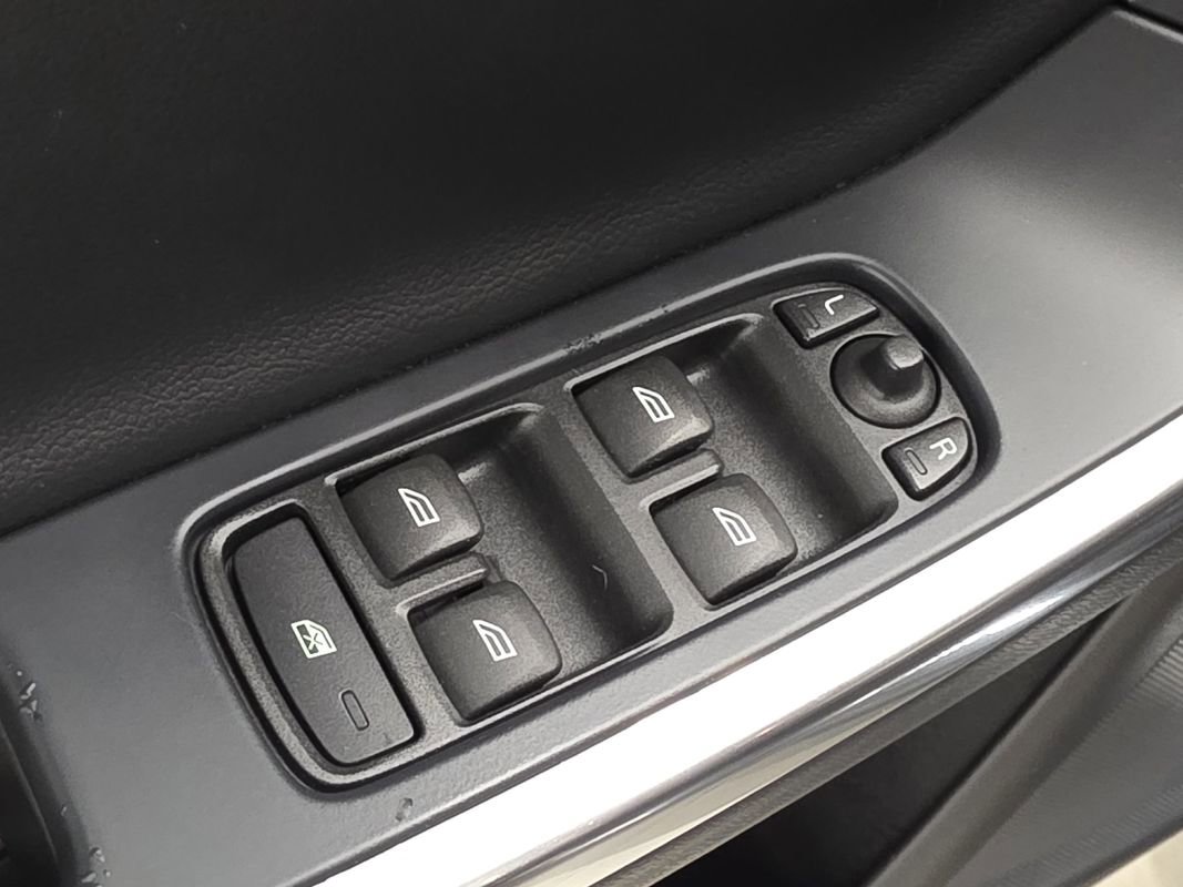 Used 2013 Volvo S60 T5 FWD image 24