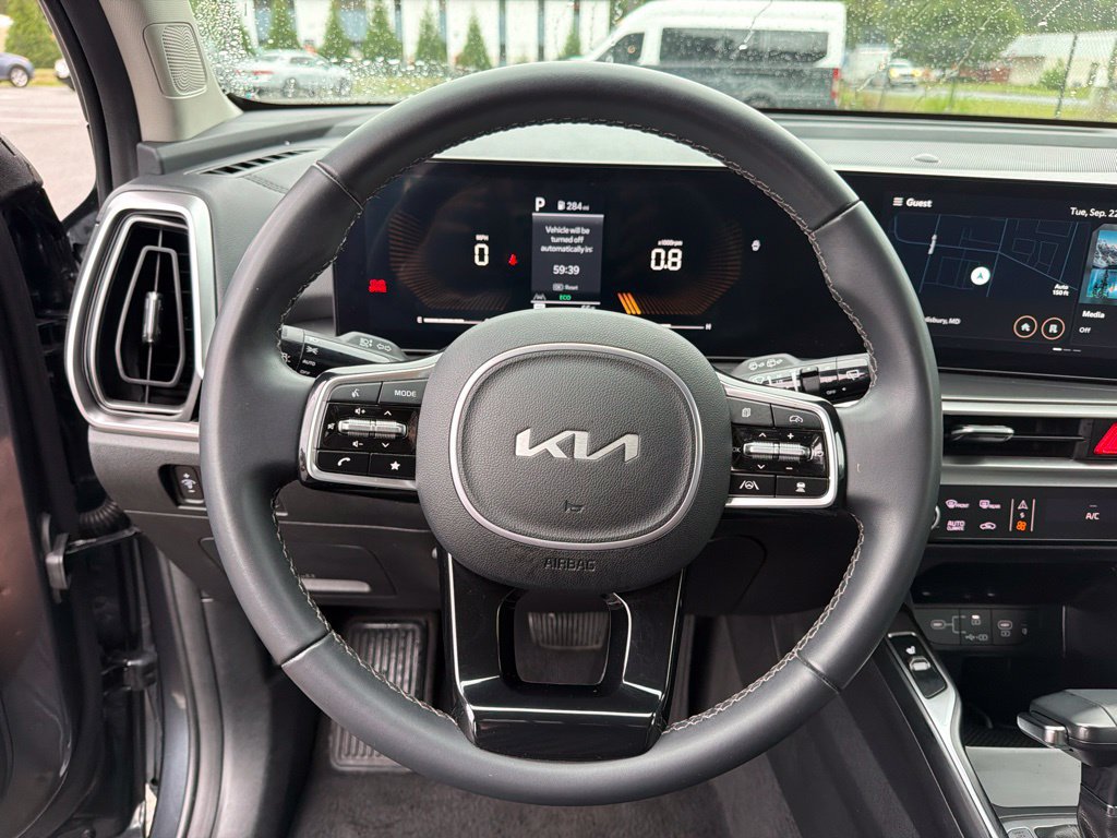 Used 2024 Kia Sorento S FWD image 16