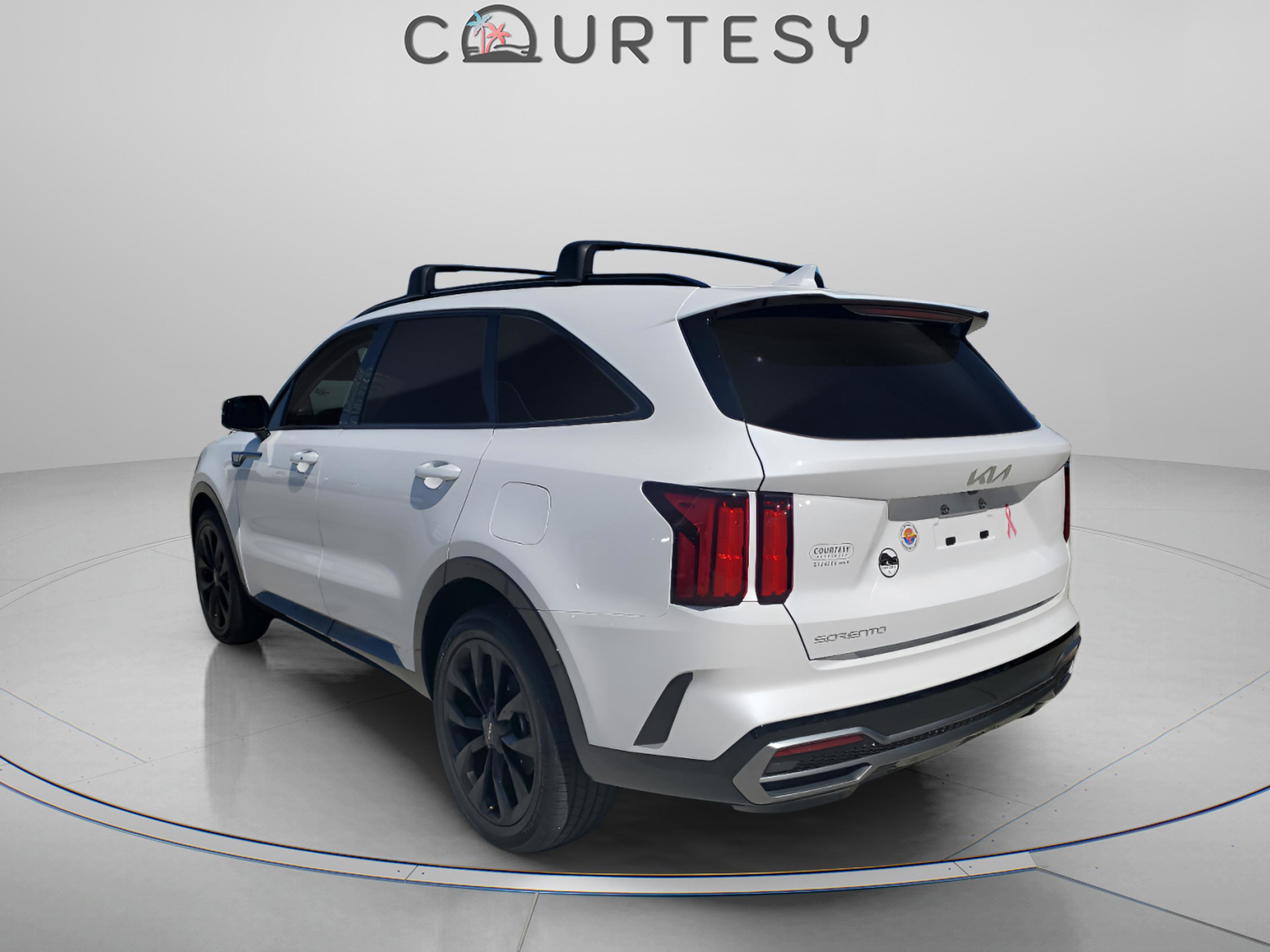 Used 2023 Kia Sorento SX image 2