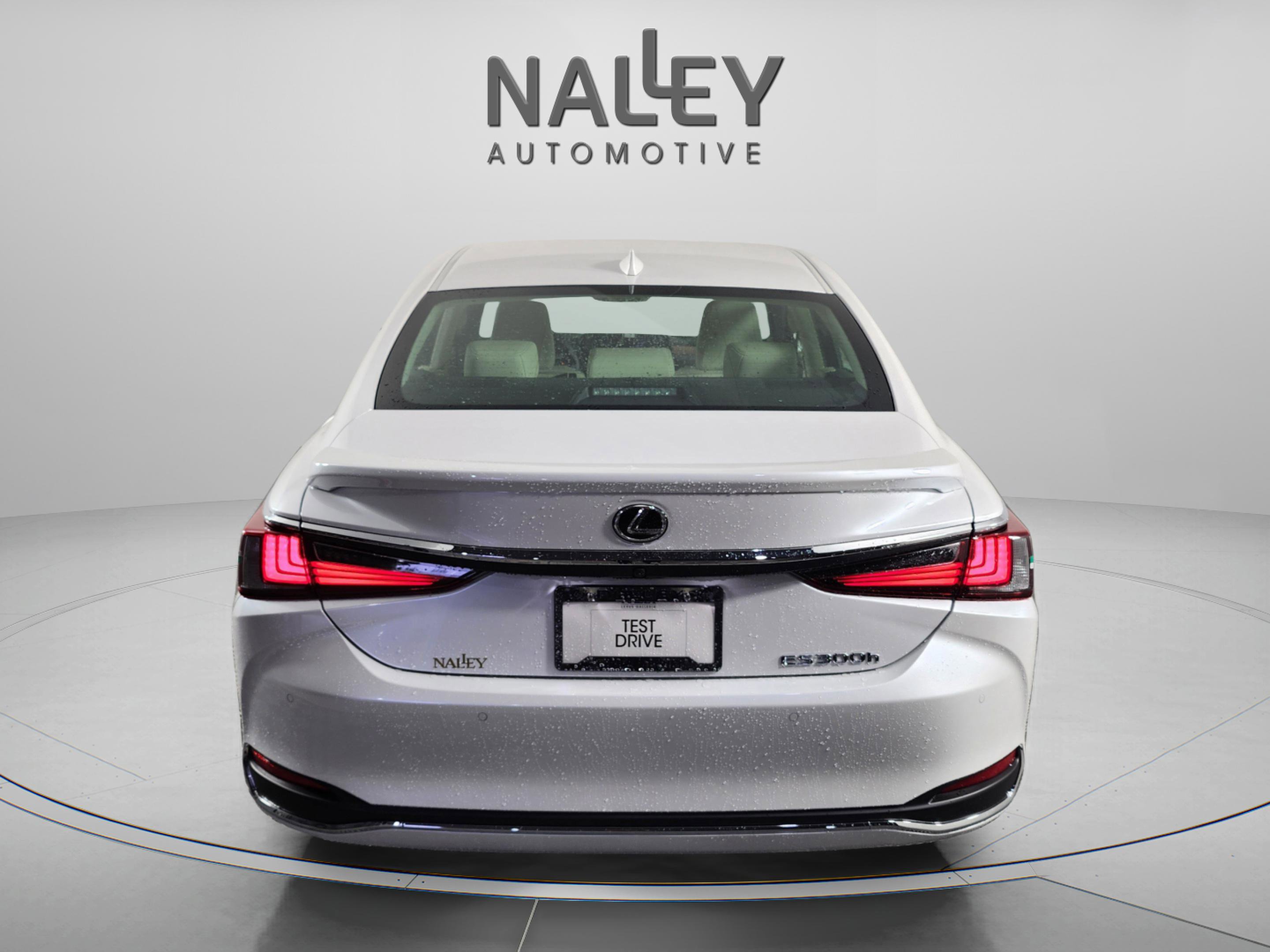 New 2025 Lexus ES 300h w/ Premium Package image 4