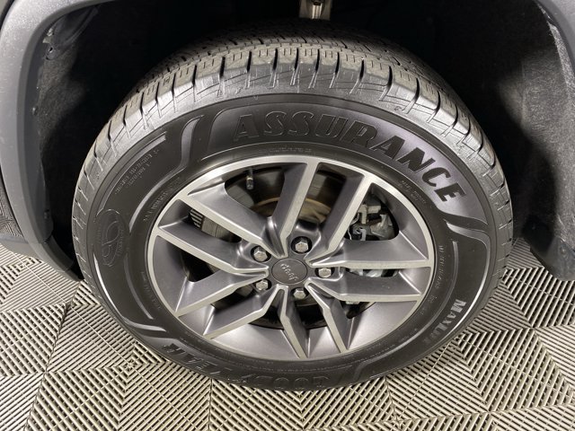 Used 2022 Jeep Grand Cherokee Limited AWD/4WD image 14
