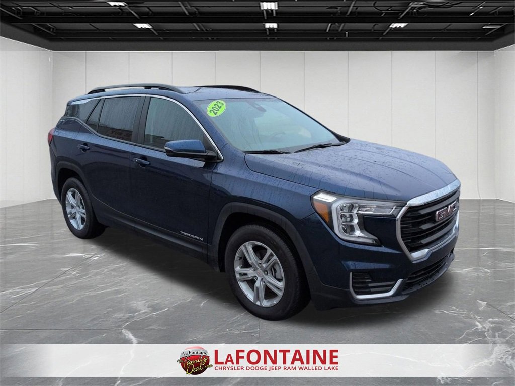 Used 2023 GMC Terrain SLE w/ Driver Convenience Package image 7