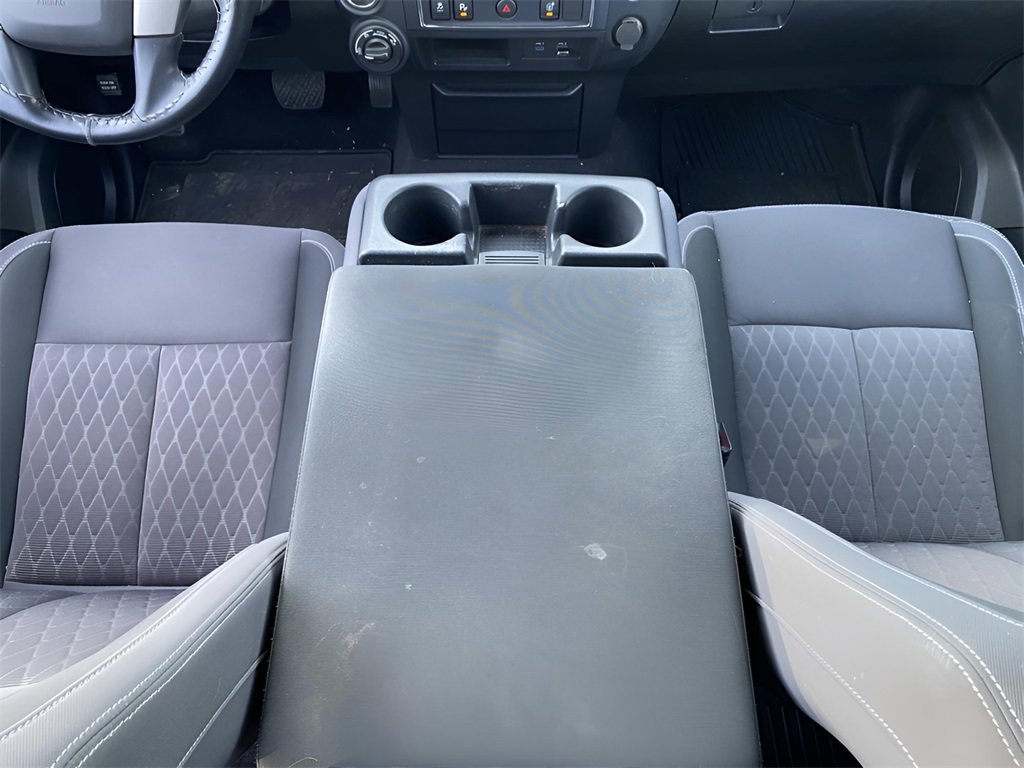 Used 2024 Nissan Titan SV image 16