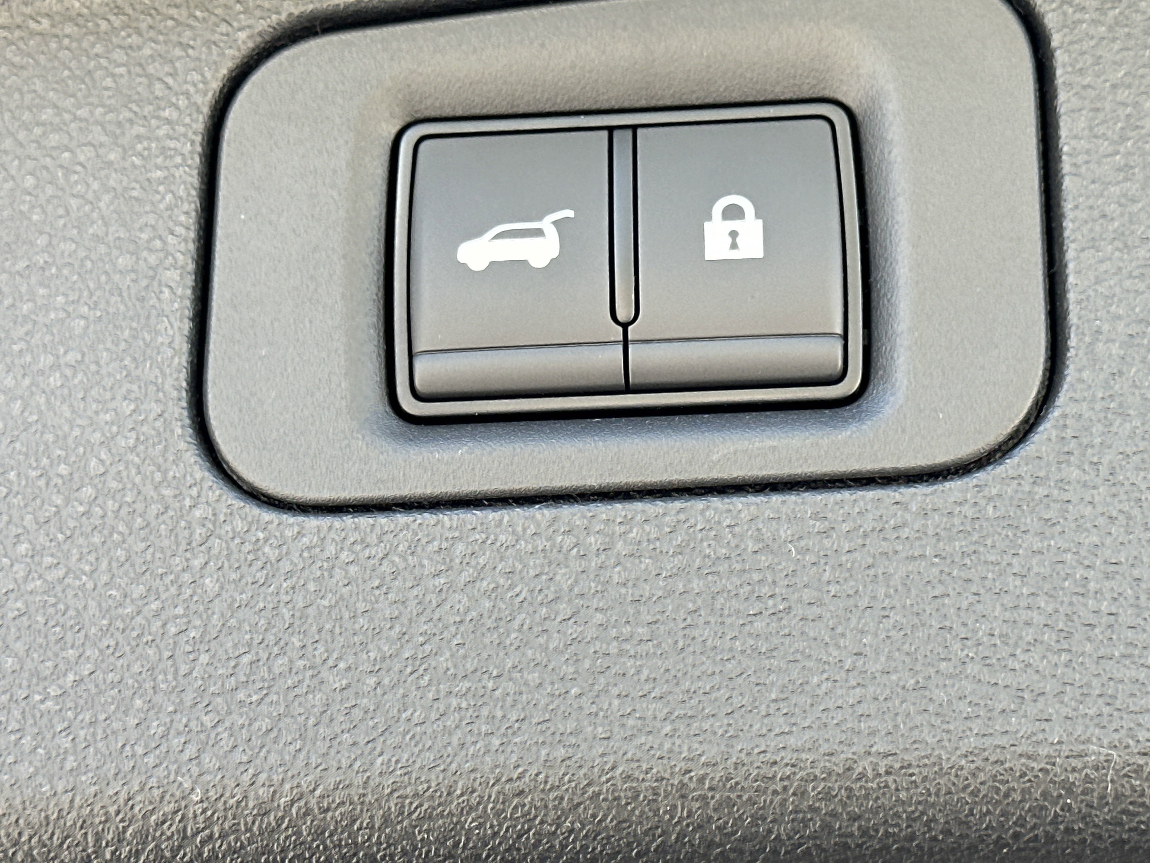 New 2025 Nissan Armada SL w/ Captain's Chari Seat Package image 19