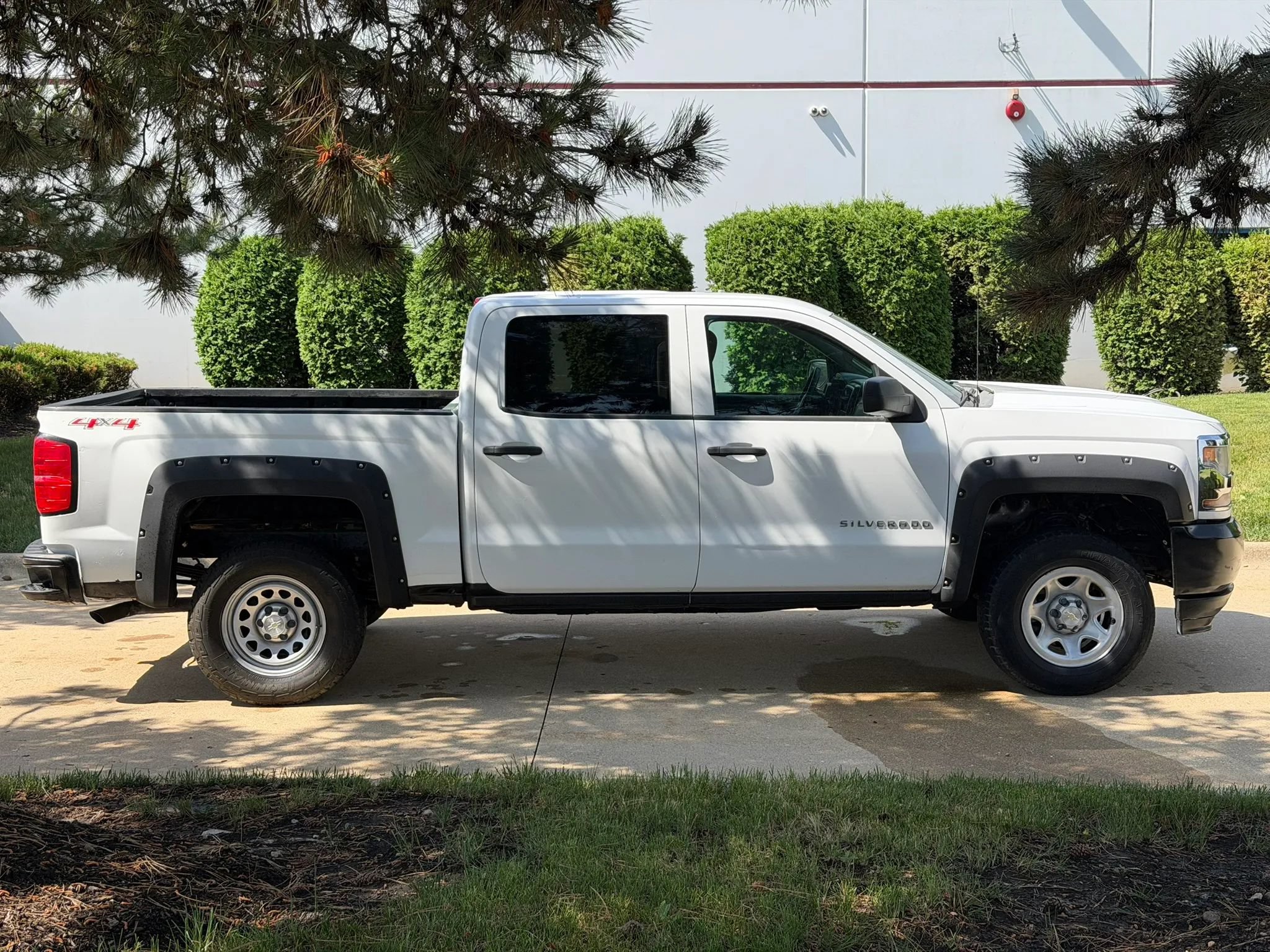 Used 2016 Chevrolet Silverado 1500 W/T w/ WT Convenience Package AWD/4WD image 4