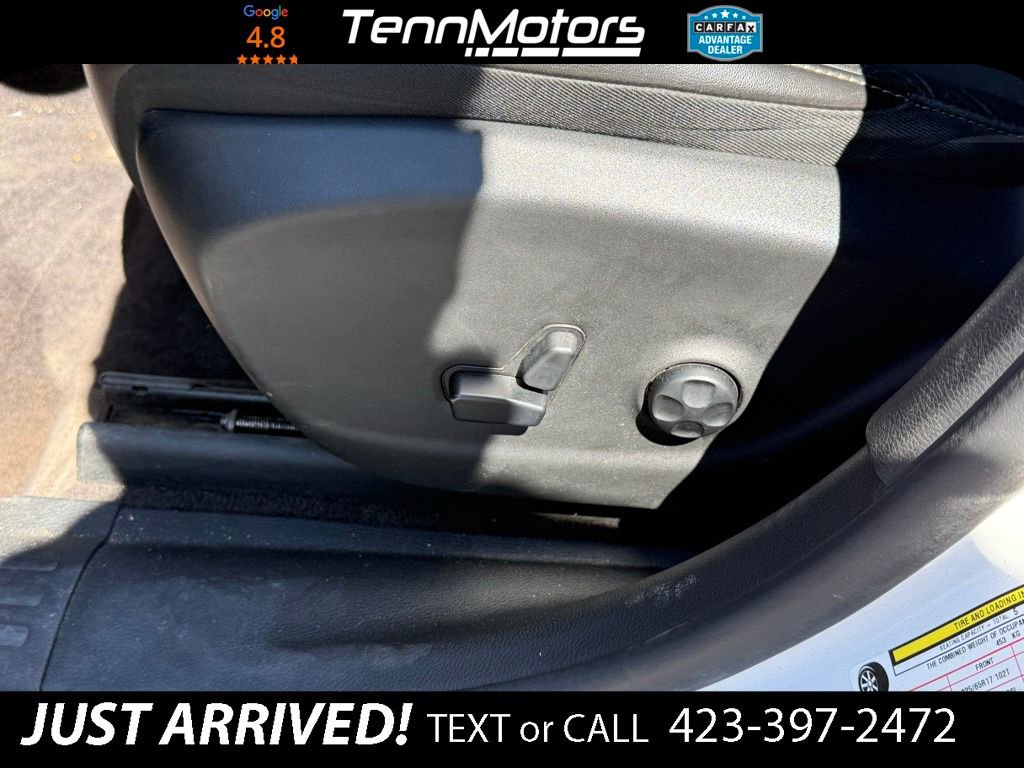 Used 2018 Jeep Cherokee Latitude Plus w/ Cold Weather Group image 11