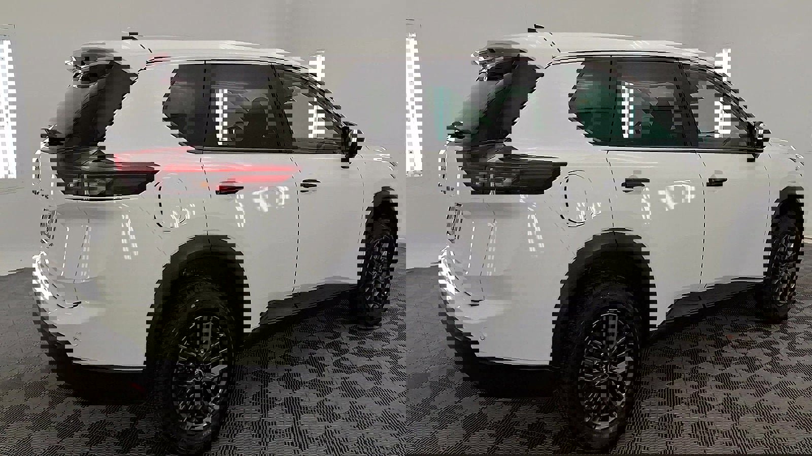 Used 2024 Nissan Rogue S image 4