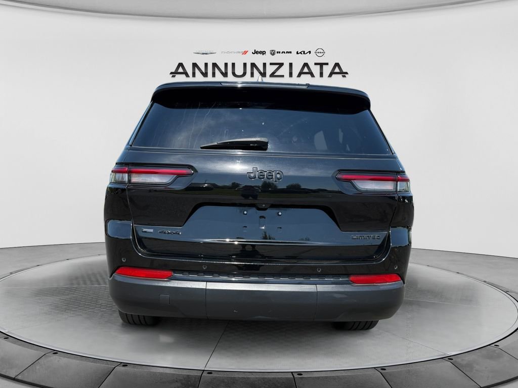 Used 2022 Jeep Grand Cherokee L Limited w/ Black Appearance Package AWD/4WD image 4