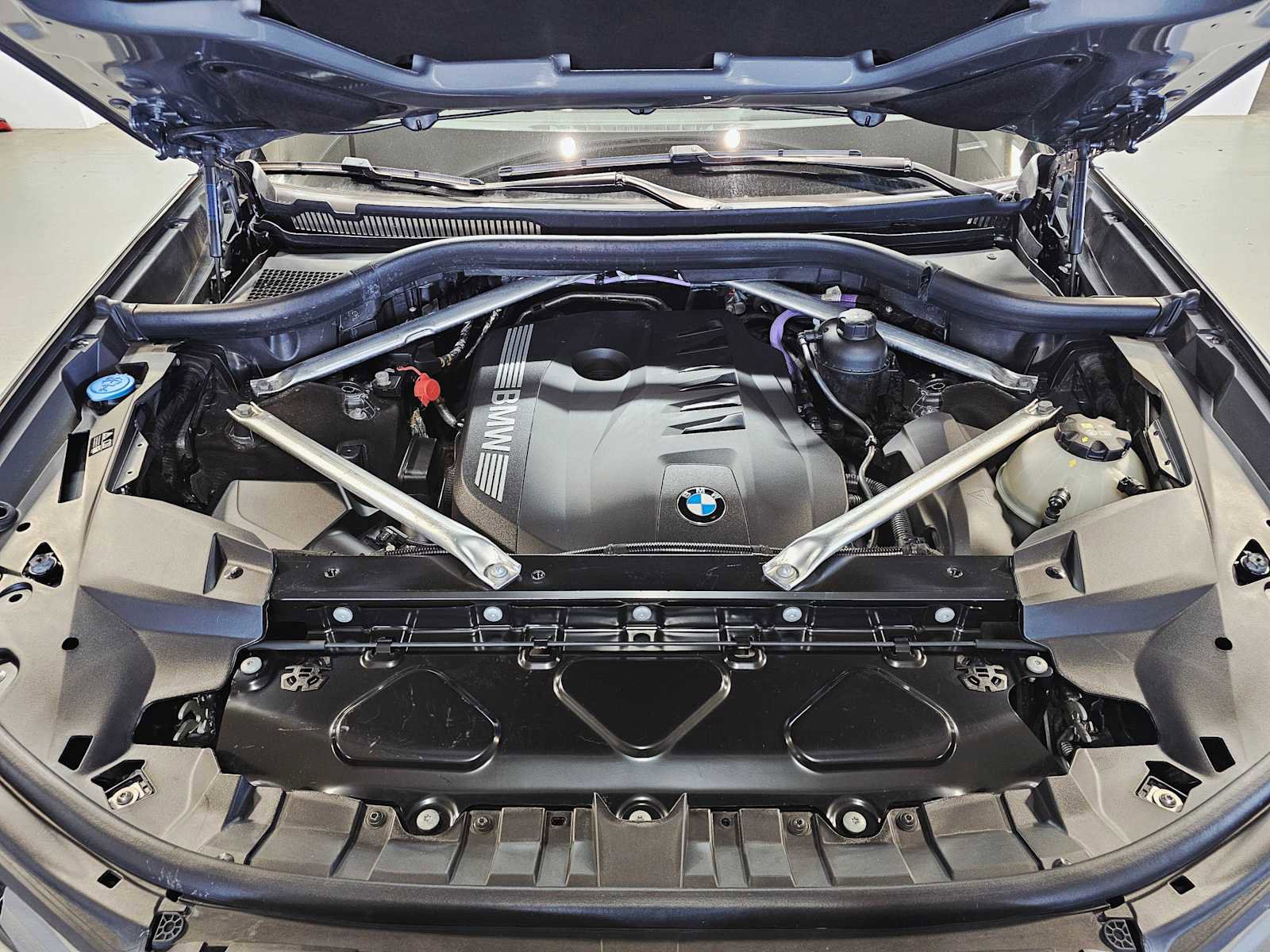 Used 2024 BMW X7 xDrive40i image 9