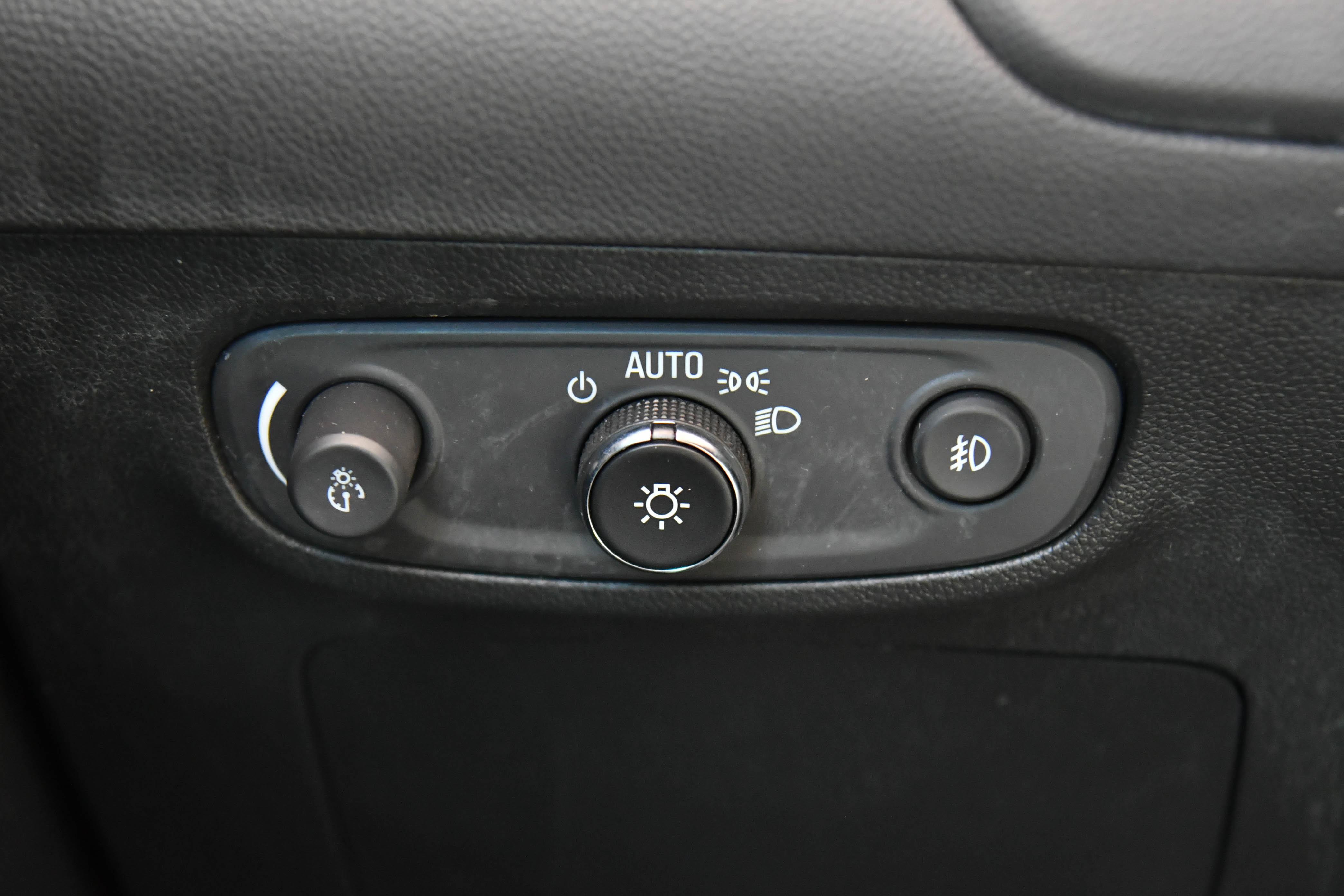 Used 2023 Buick Encore GX Select w/ Sport Touring Package image 30