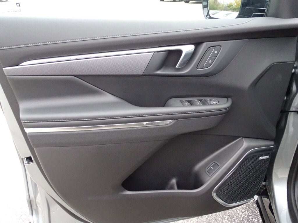 New 2025 Buick Enclave Sport Touring w/ Super Cruise Package image 24