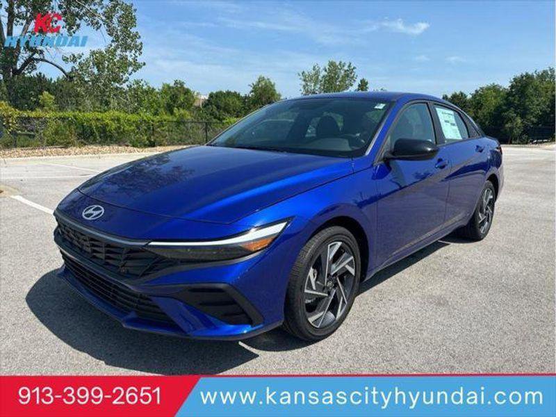 New 2025 Hyundai Elantra SEL