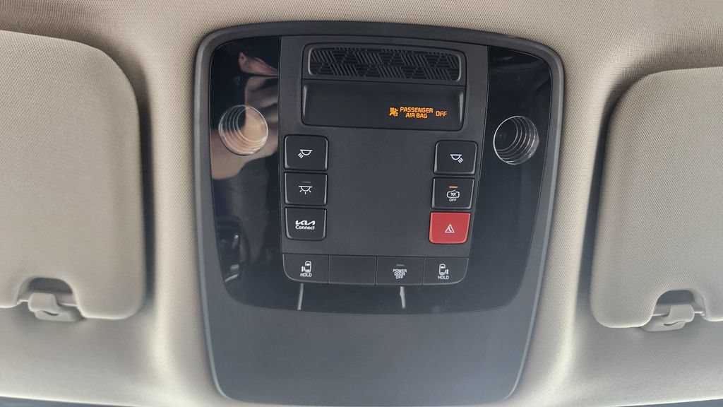 New 2026 Kia Carnival FWD image 34