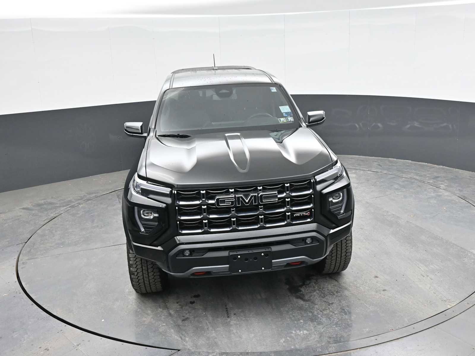 New 2025 GMC Canyon AT4 w/ Nightfall Edition image 32