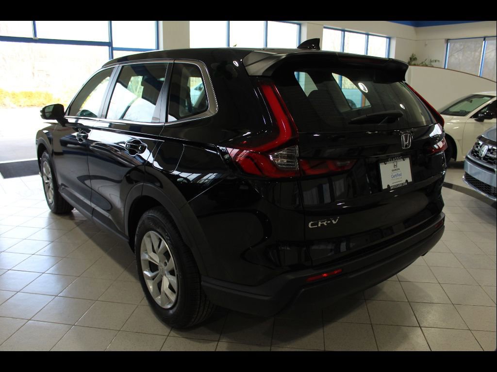 Used 2023 Honda CR-V LX image 5