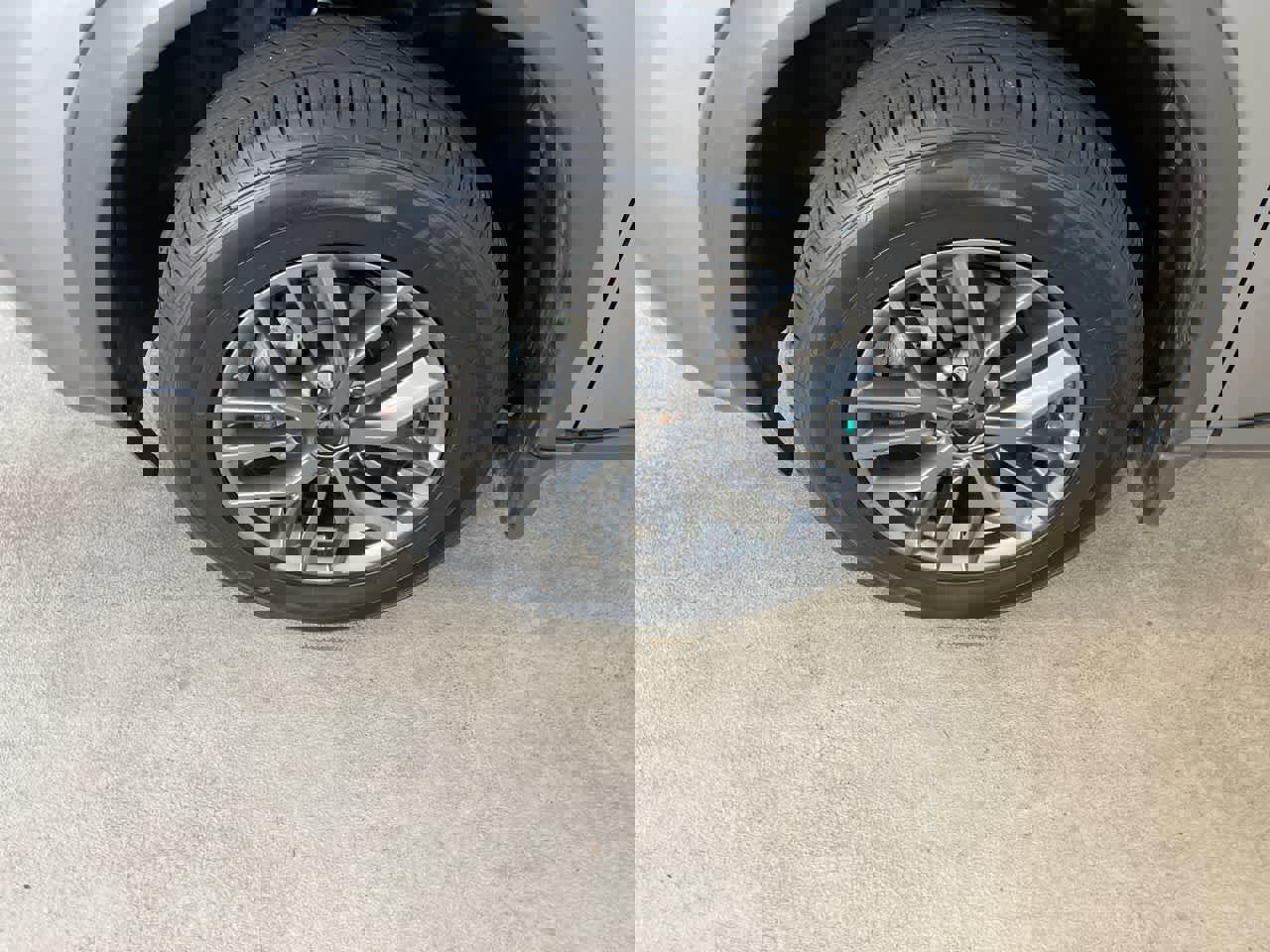 Used 2023 Nissan Rogue S image 10