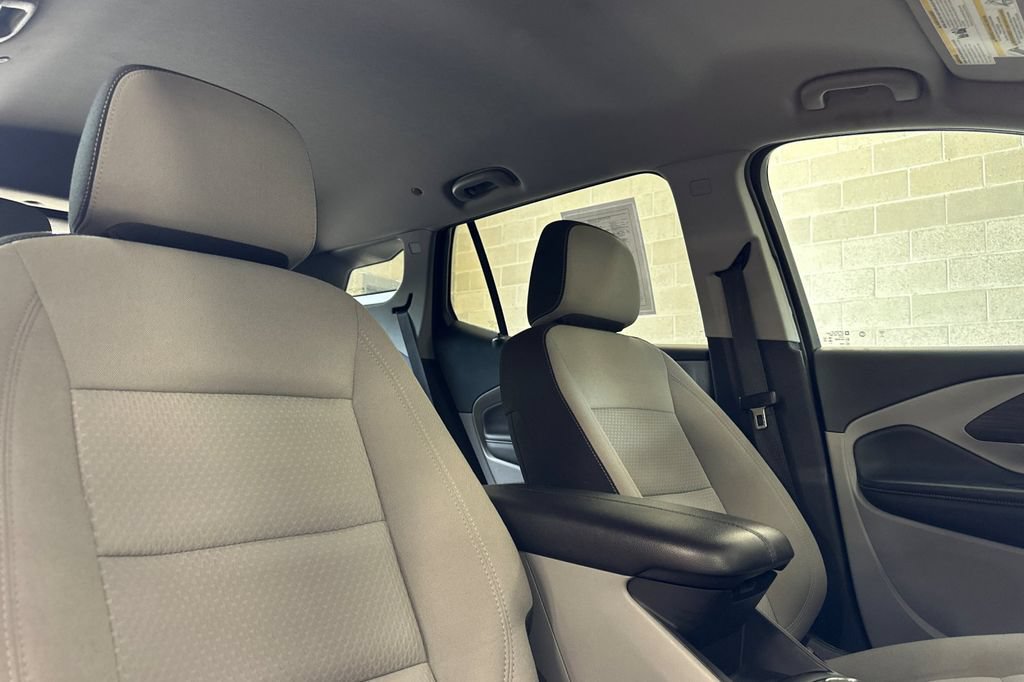 Used 2024 GMC Terrain SLE AWD/4WD image 17