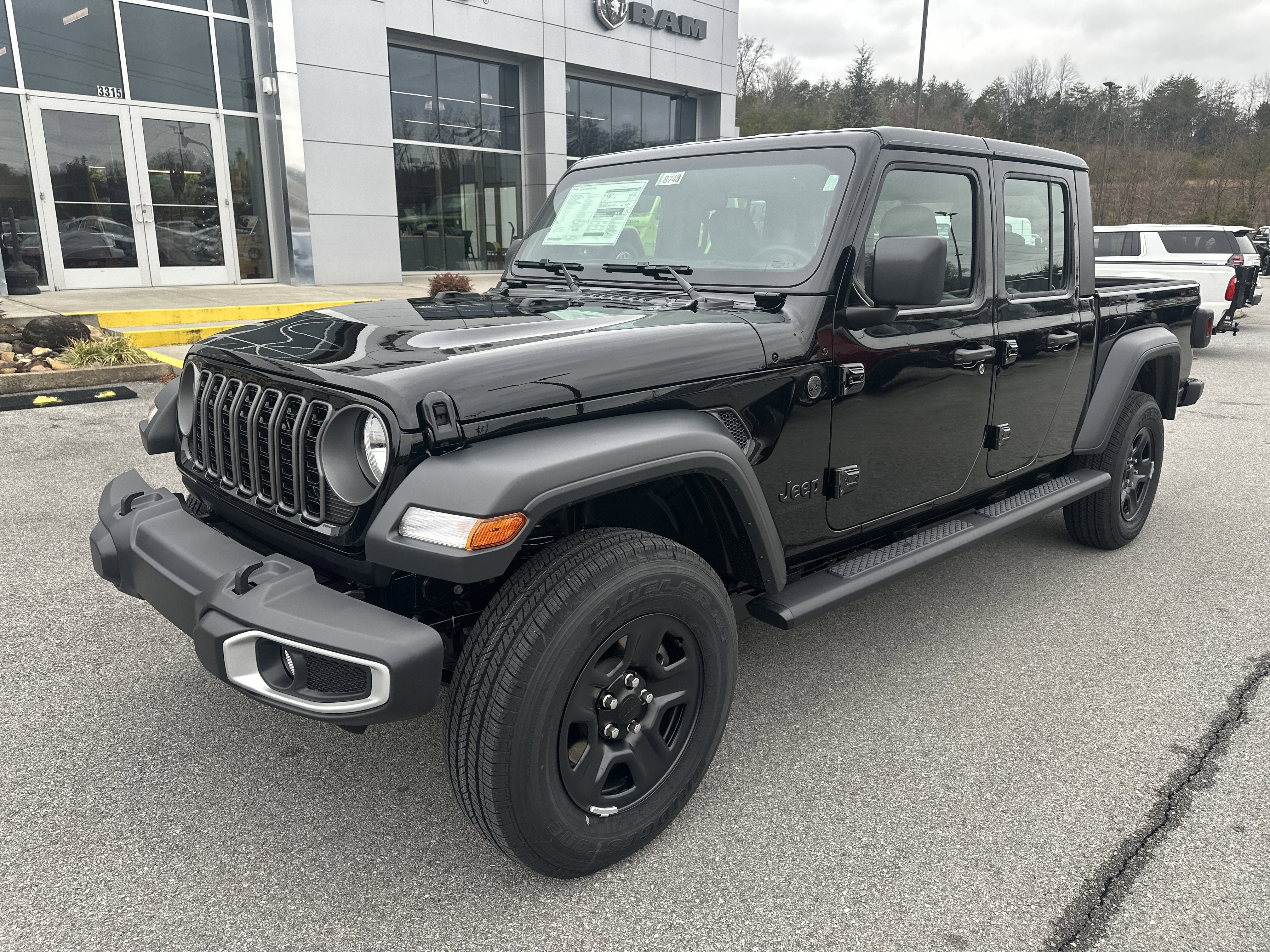 New 2026 Jeep Gladiator Sport AWD/4WD image 2