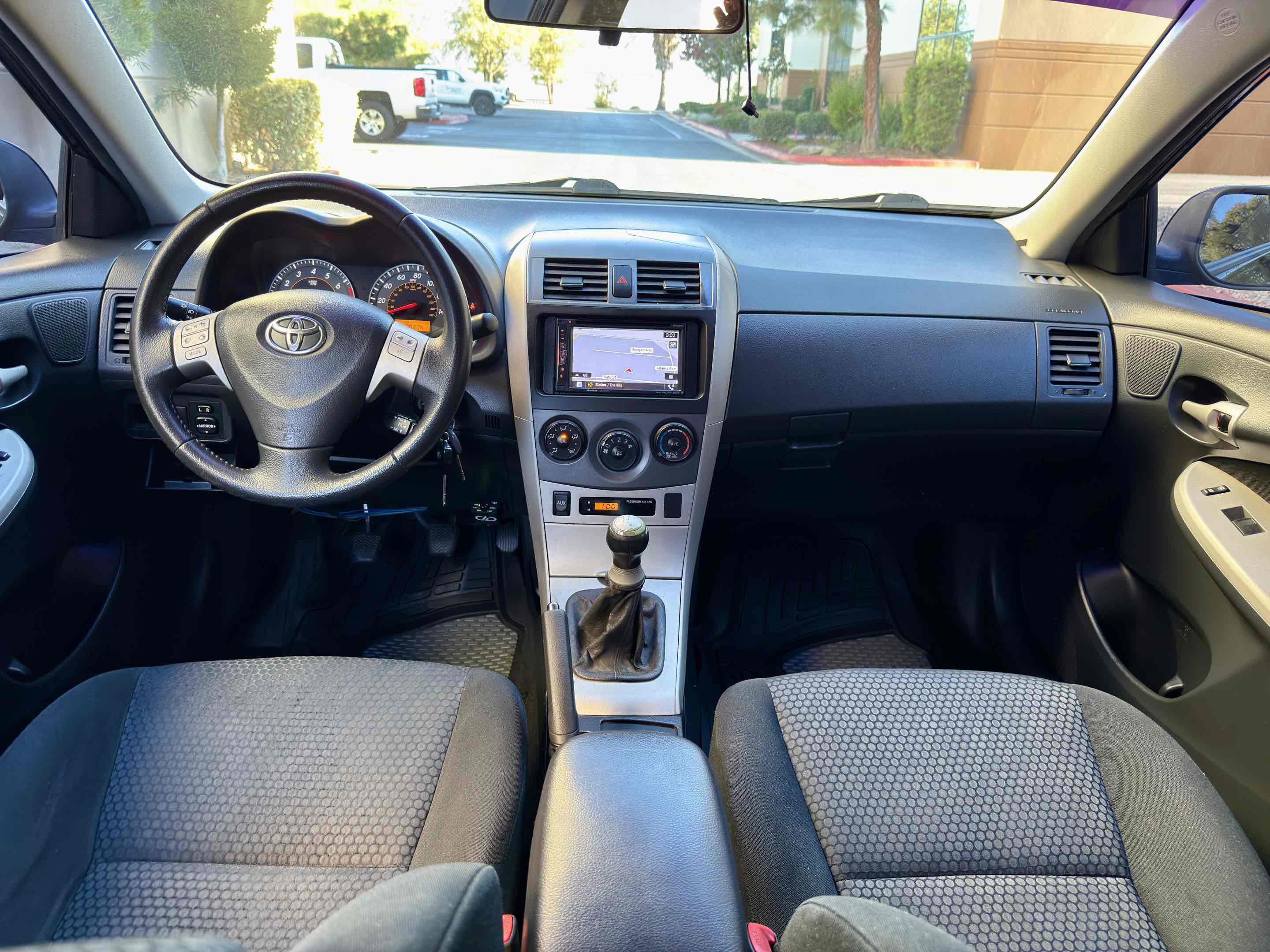 Used 2010 Toyota Corolla XRS image 17