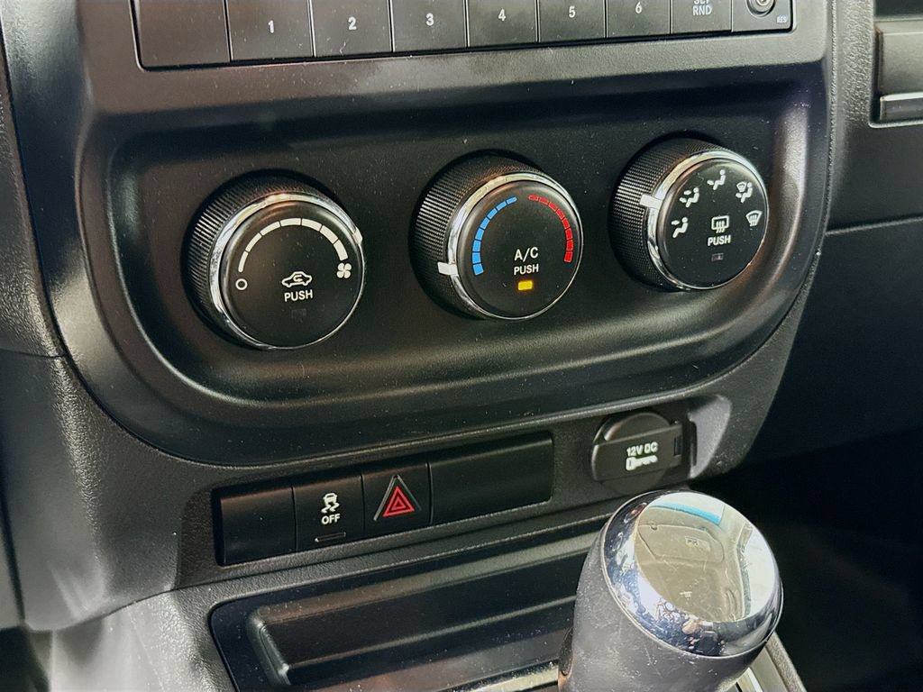 Used 2016 Jeep Patriot Sport w/ Power Value Group AWD/4WD image 15
