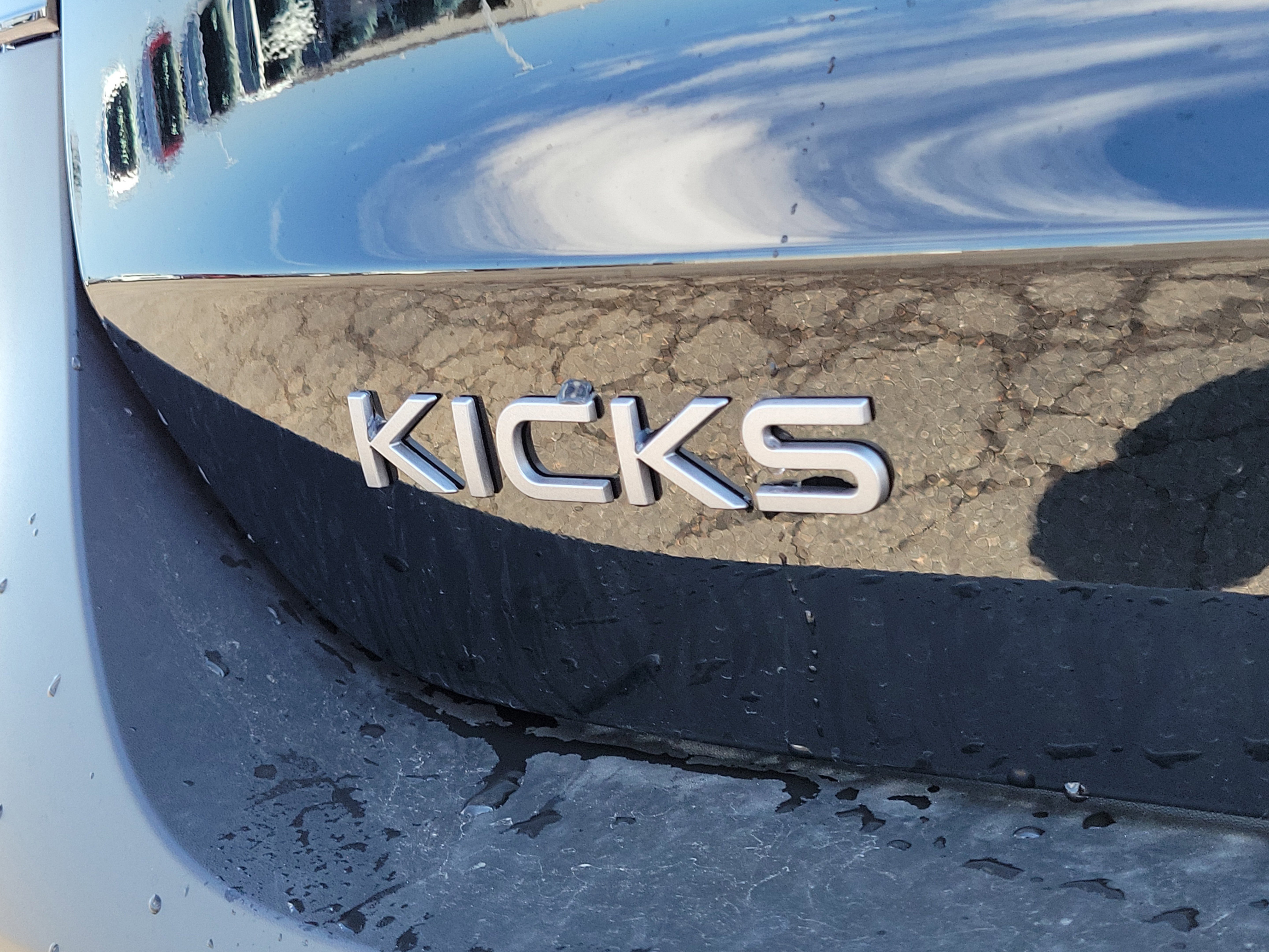 Used 2025 Nissan Kicks SR AWD/4WD image 6