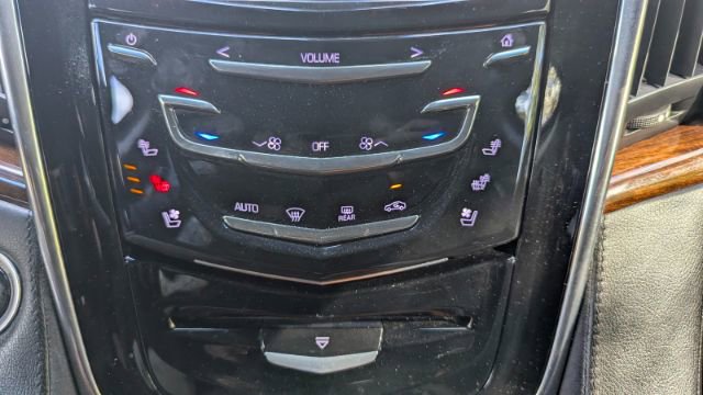 Used 2015 Cadillac Escalade Luxury image 43